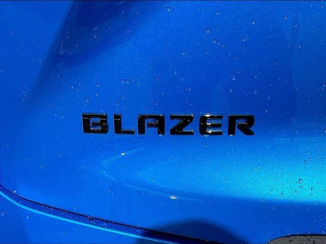 New 2026 Chevrolet Blazer LT w/ Midnight/Sport Edition FWD image 11