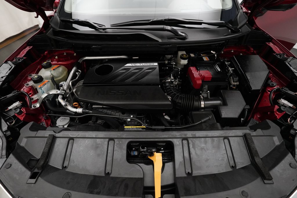 Used 2023 Nissan Rogue Platinum w/ Platinum Premium Package image 3