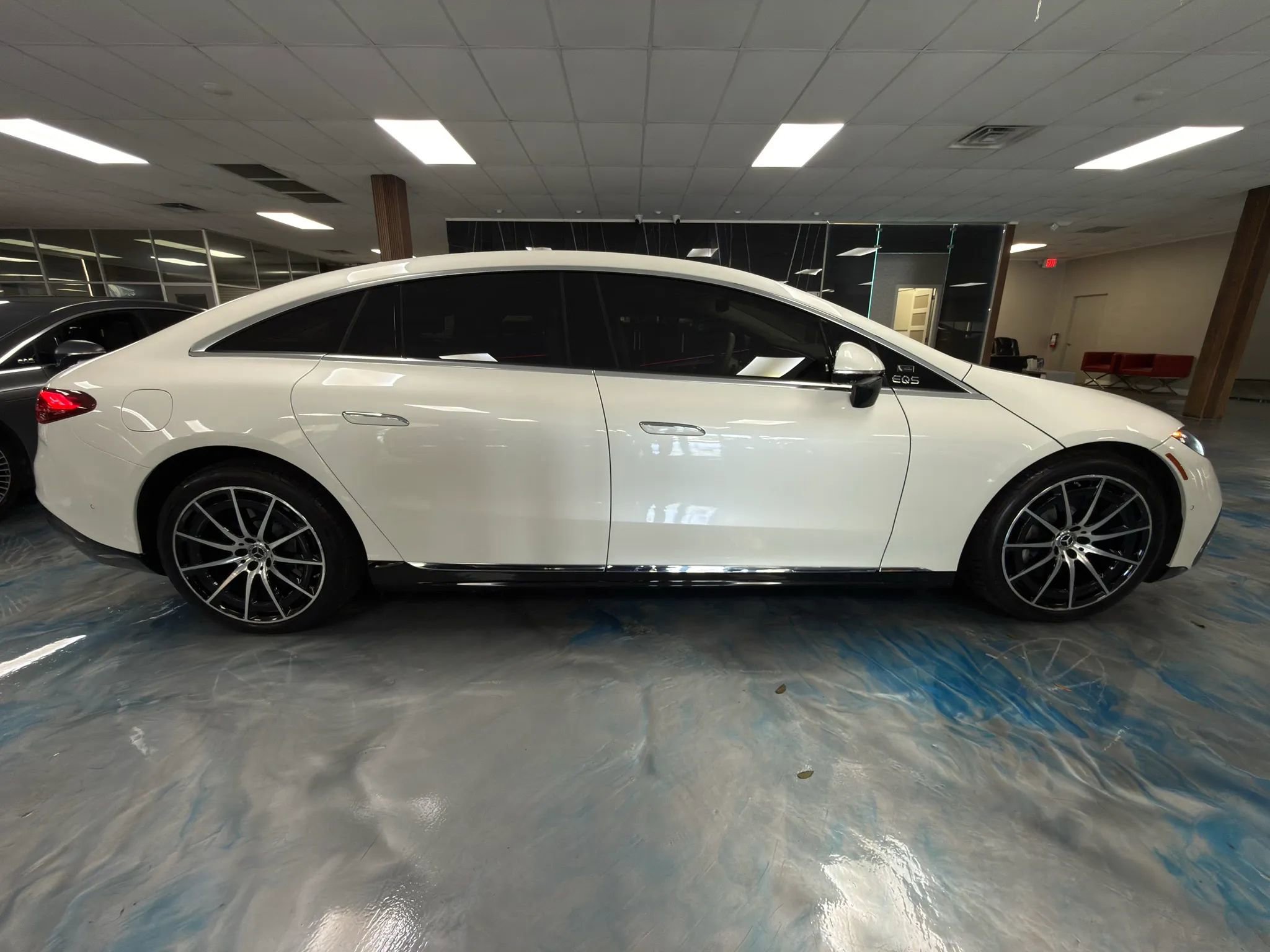 Used 2023 Mercedes-Benz EQS 580 4MATIC Sedan image 8