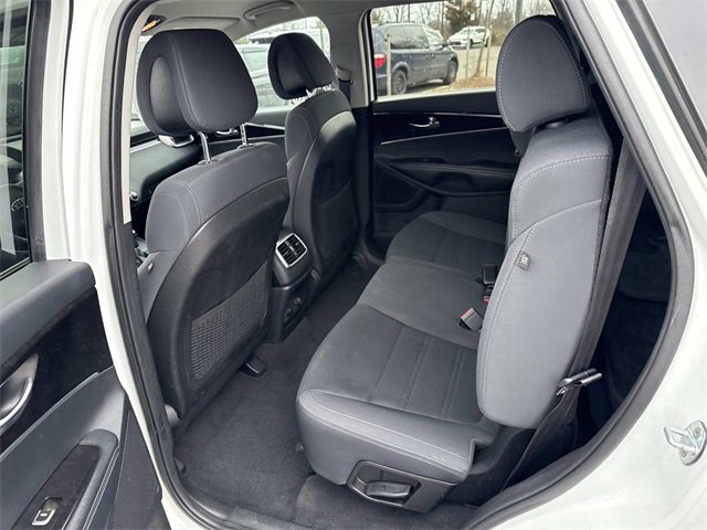 Used 2017 Kia Sorento LX image 16