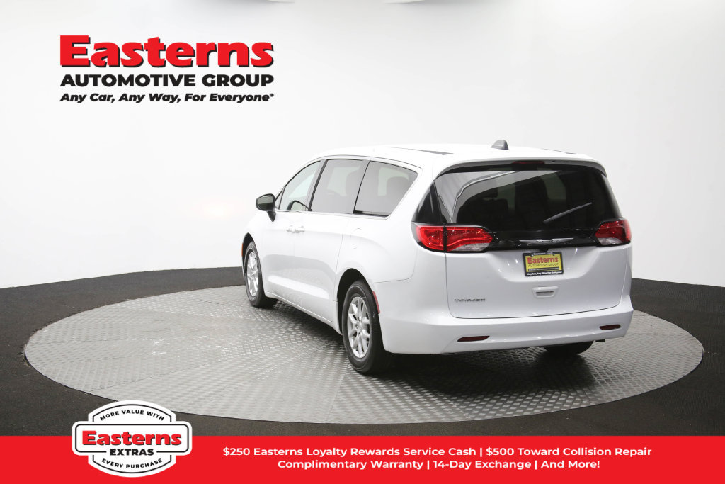 Used 2022 Chrysler Voyager LX FWD image 65