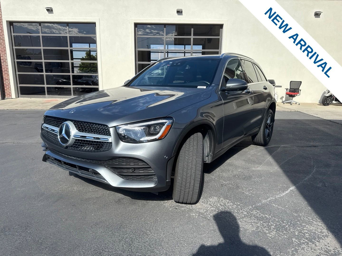 Used 2021 Mercedes-Benz GLC 300 4MATIC image 3