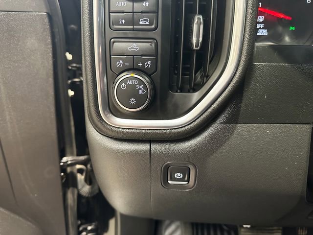 Used 2021 Chevrolet Silverado 1500 LT AWD/4WD image 15
