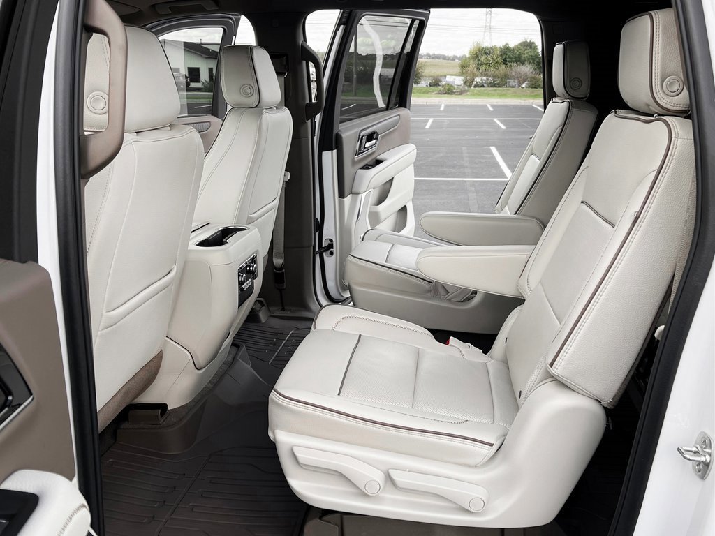 Used 2025 GMC Yukon XL Denali image 22