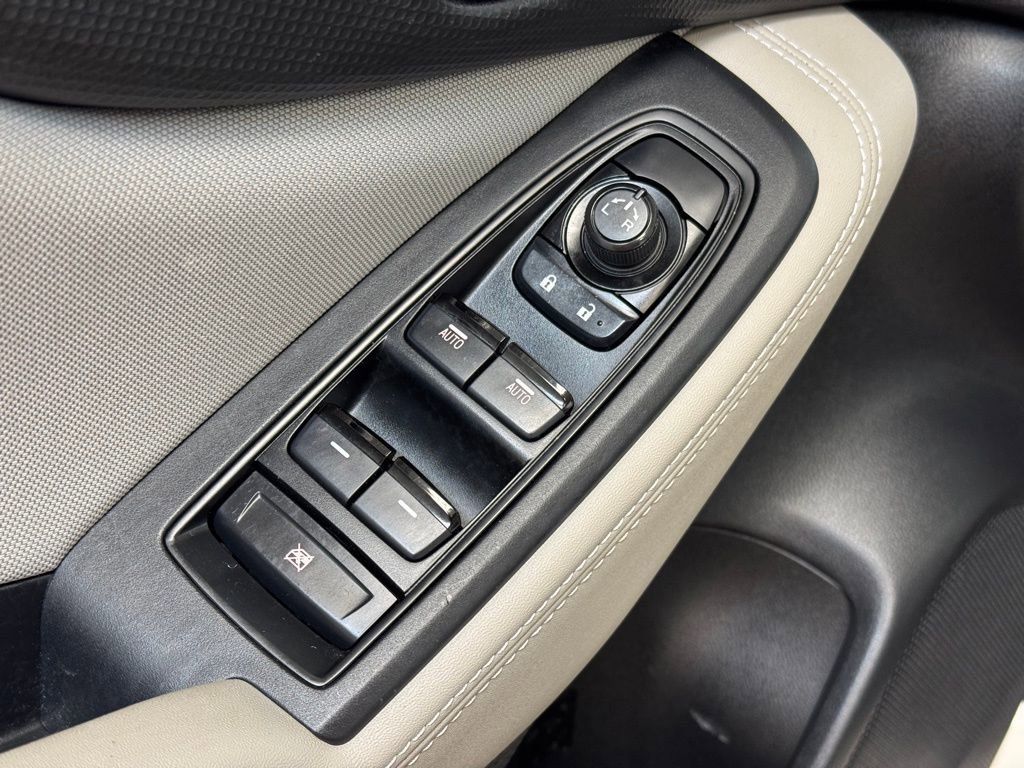 Used 2023 Subaru Forester Premium image 9