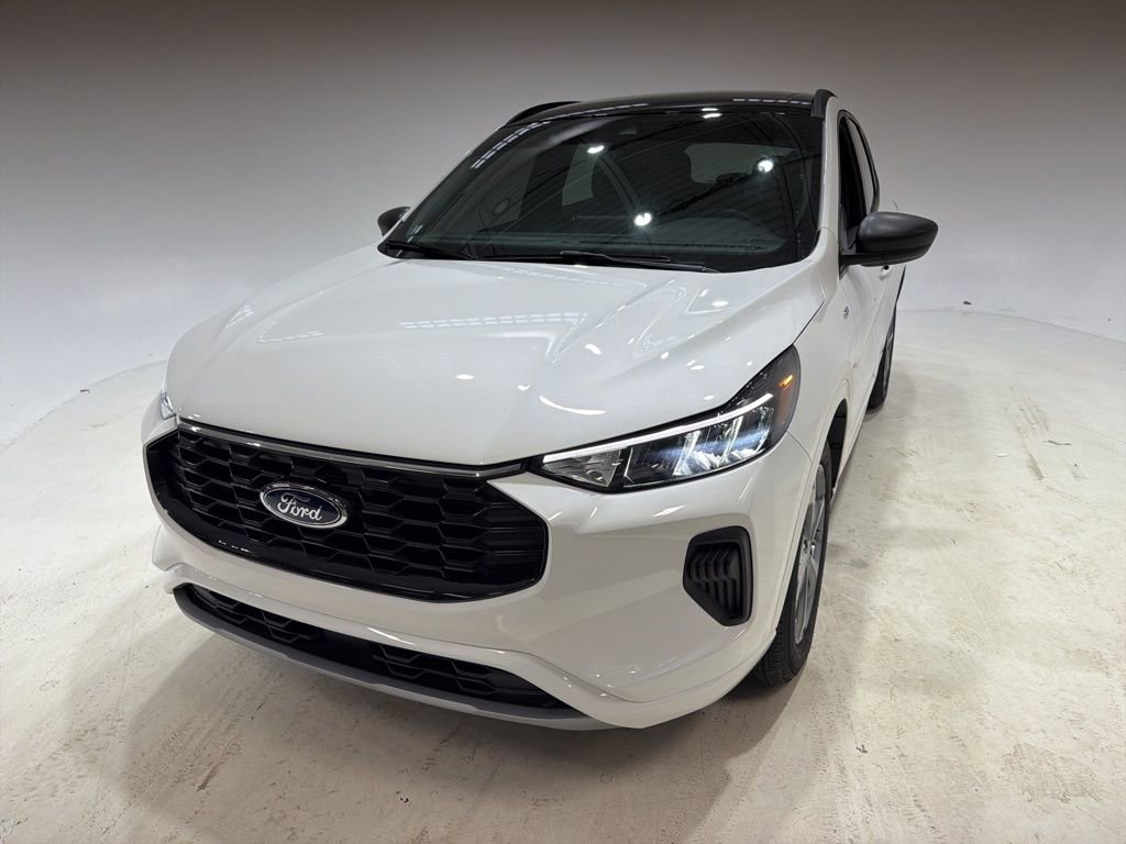 Used 2023 Ford Escape ST-Line w/ Tech Pack #1 image 2