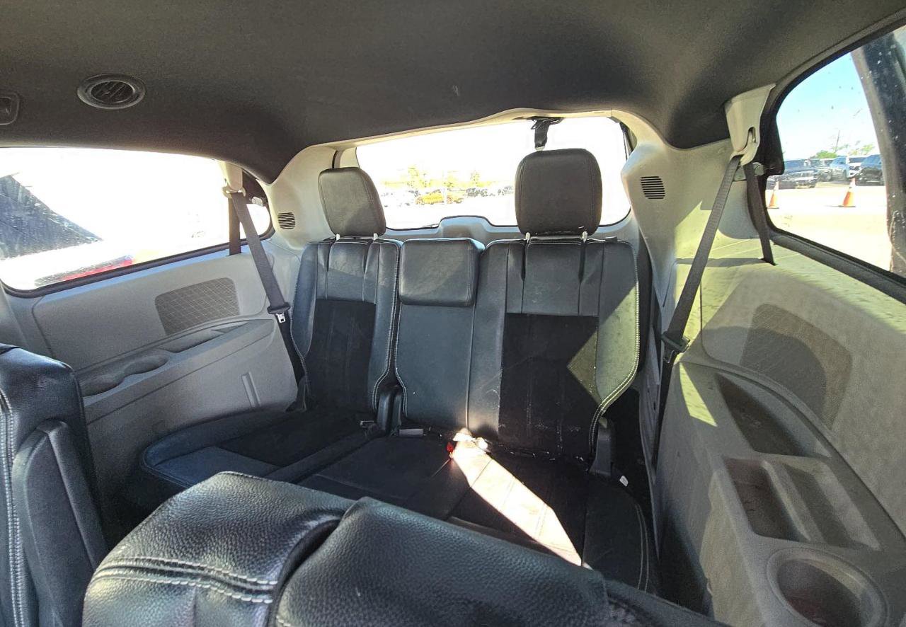 Used 2017 Dodge Grand Caravan SXT FWD image 18