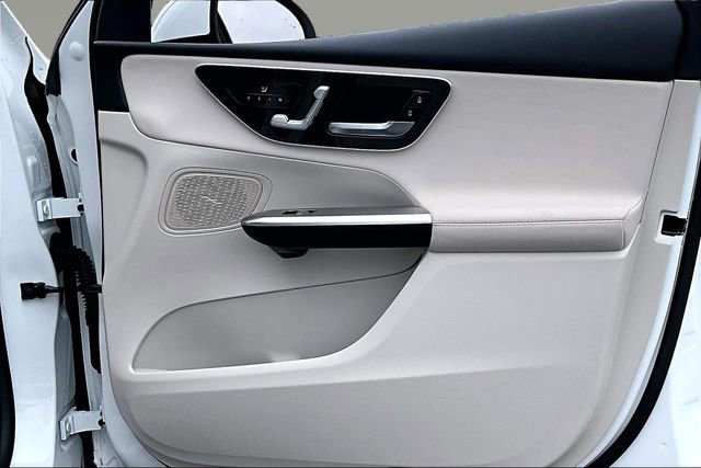 Certified 2025 Mercedes-Benz GLC 300 300 image 31