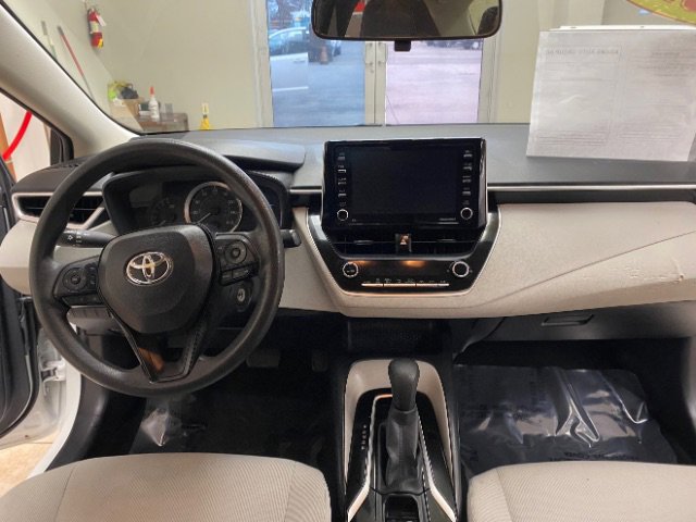 Used 2021 Toyota Corolla LE FWD image 24