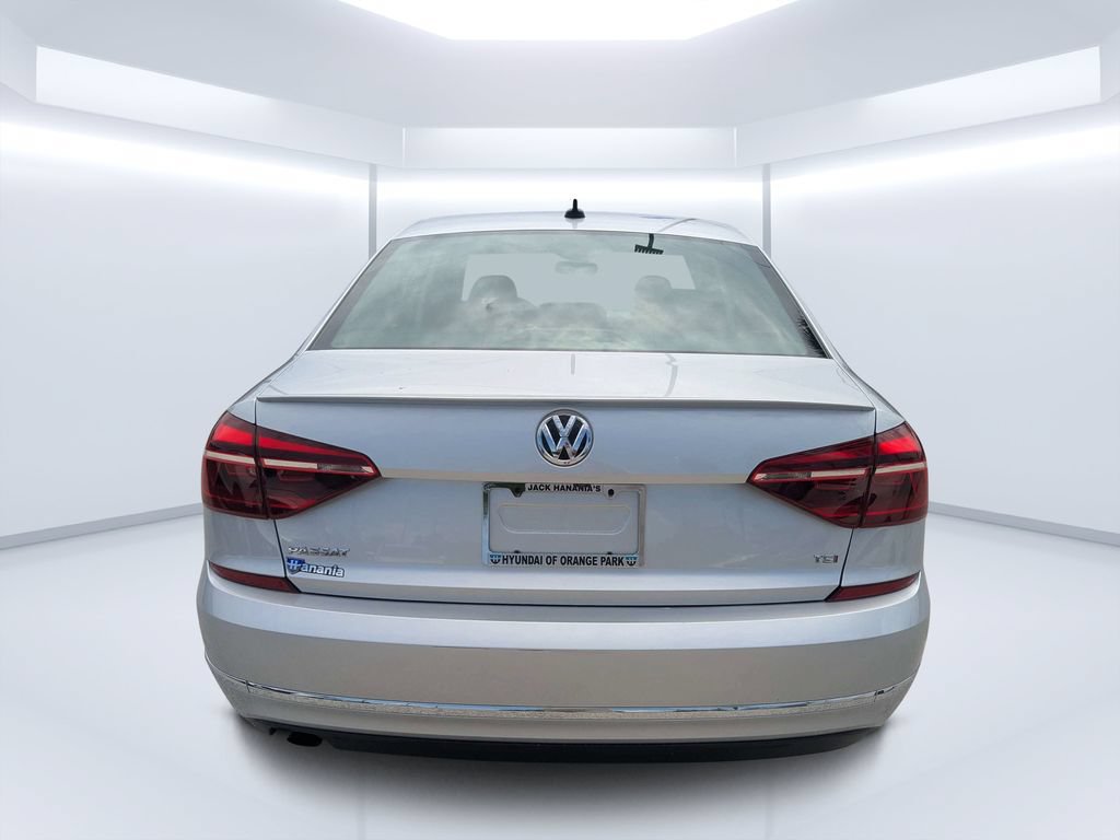 Used 2019 Volkswagen Passat 2.0T Wolfsburg FWD image 4