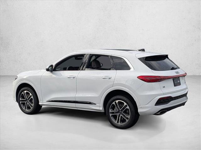 Certified 2025 Audi Q5 Premium w/ Convenience Package image 8