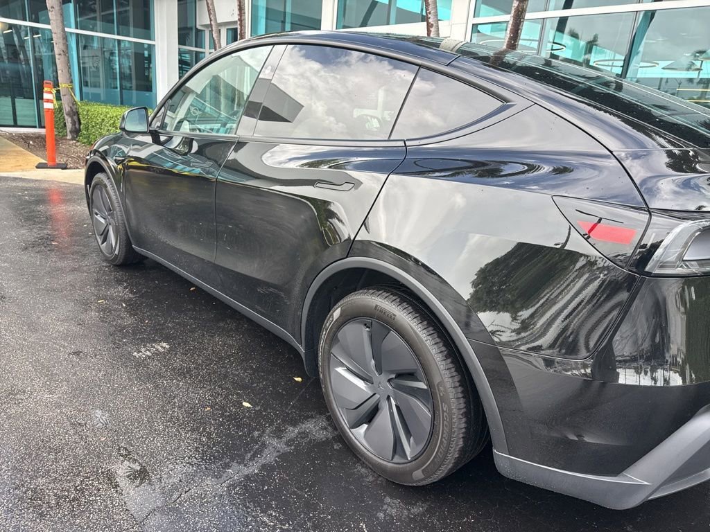 Used 2026 Tesla Model Y 2WD image 10