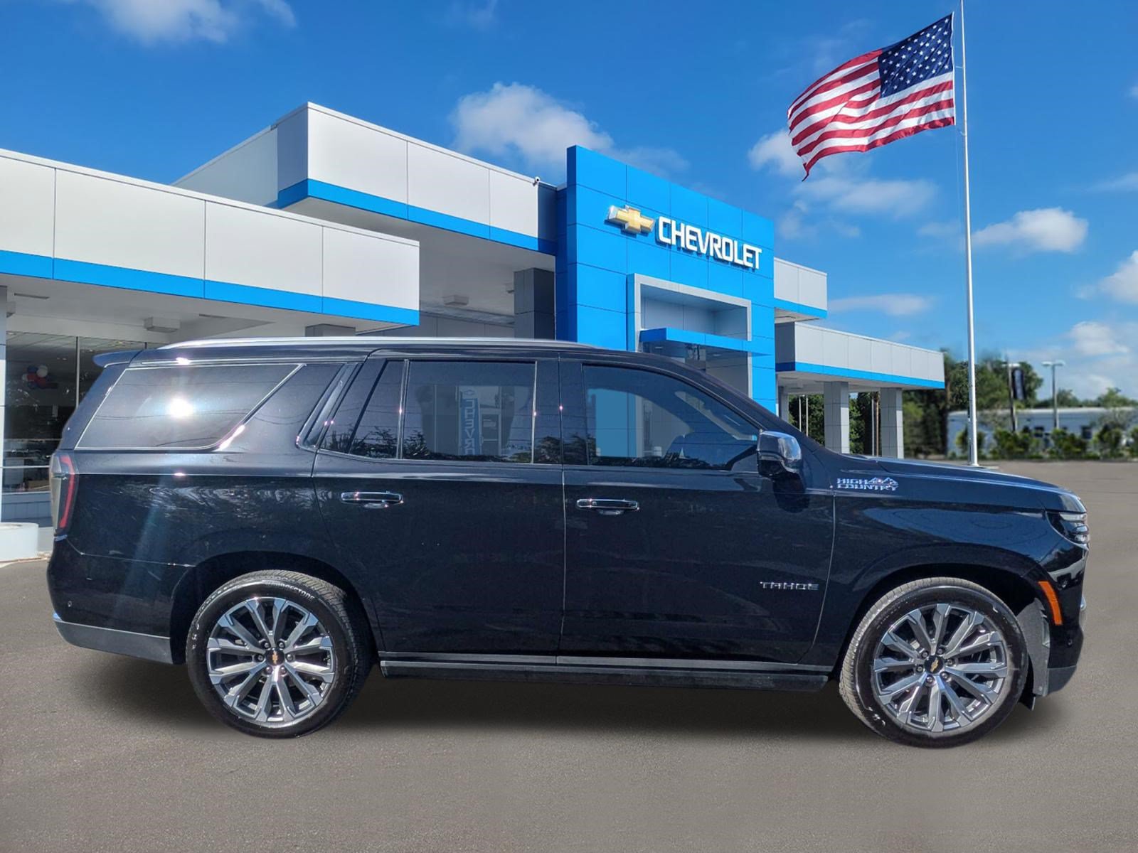 Used 2026 Chevrolet Tahoe High Country RWD image 2