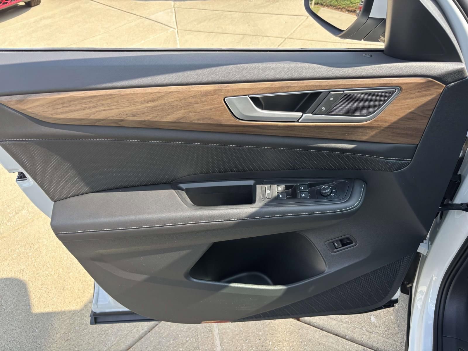 New 2026 Volkswagen Atlas SE image 11