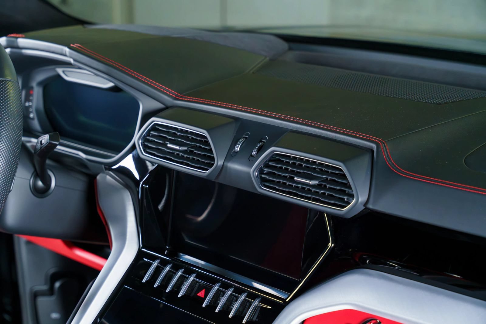 Used 2021 Lamborghini Urus AWD/4WD image 68