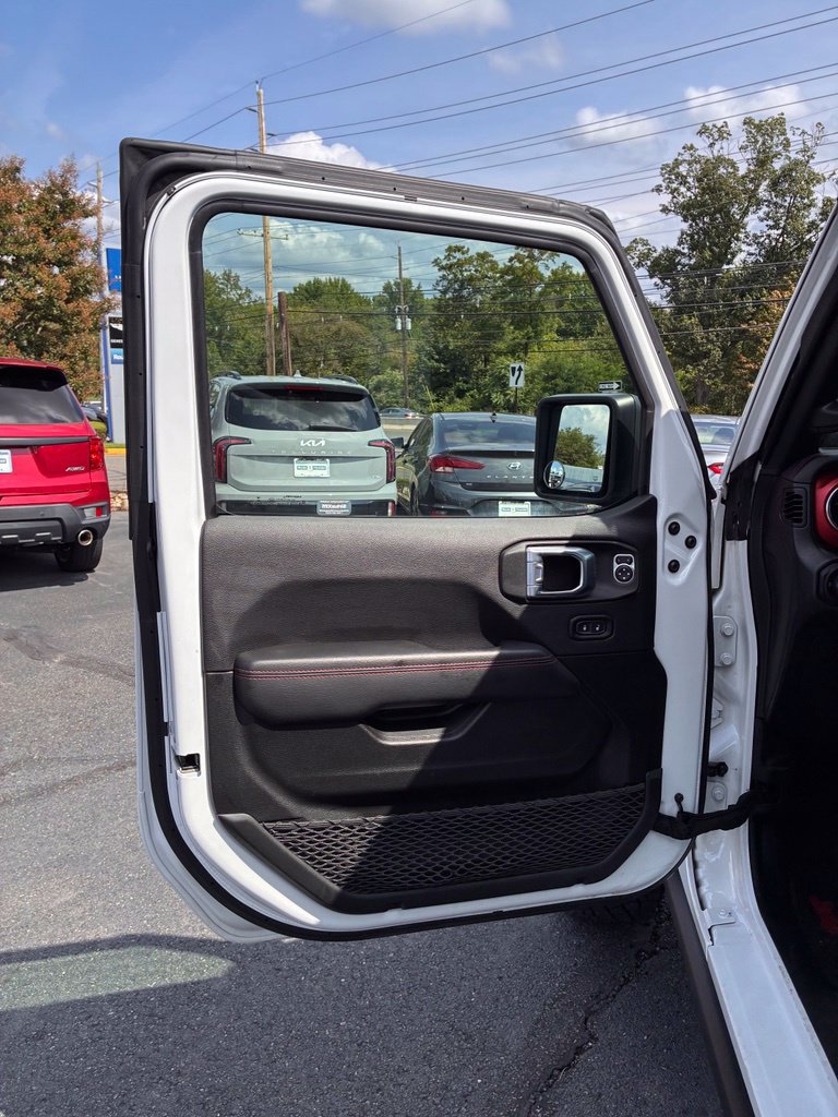 Used 2022 Jeep Wrangler Unlimited Rubicon AWD/4WD image 31