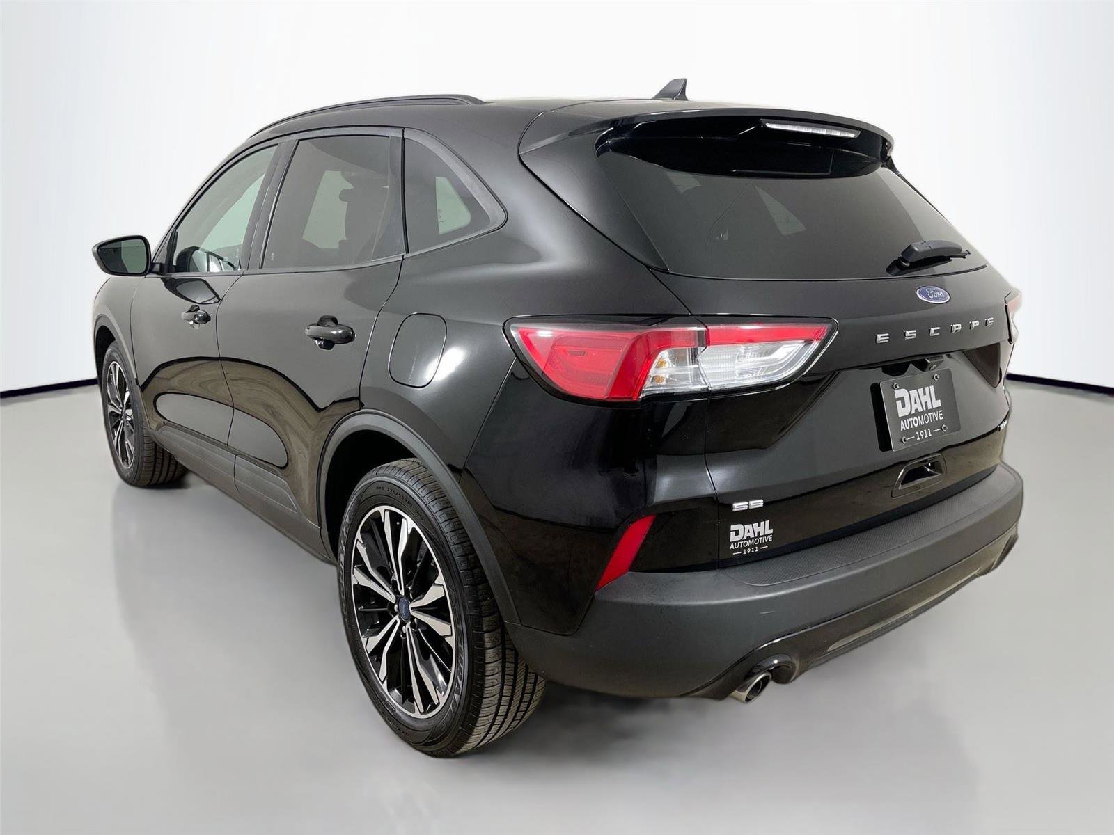 Used 2022 Ford Escape SE w/ SE Sport Appearance Package AWD/4WD image 10