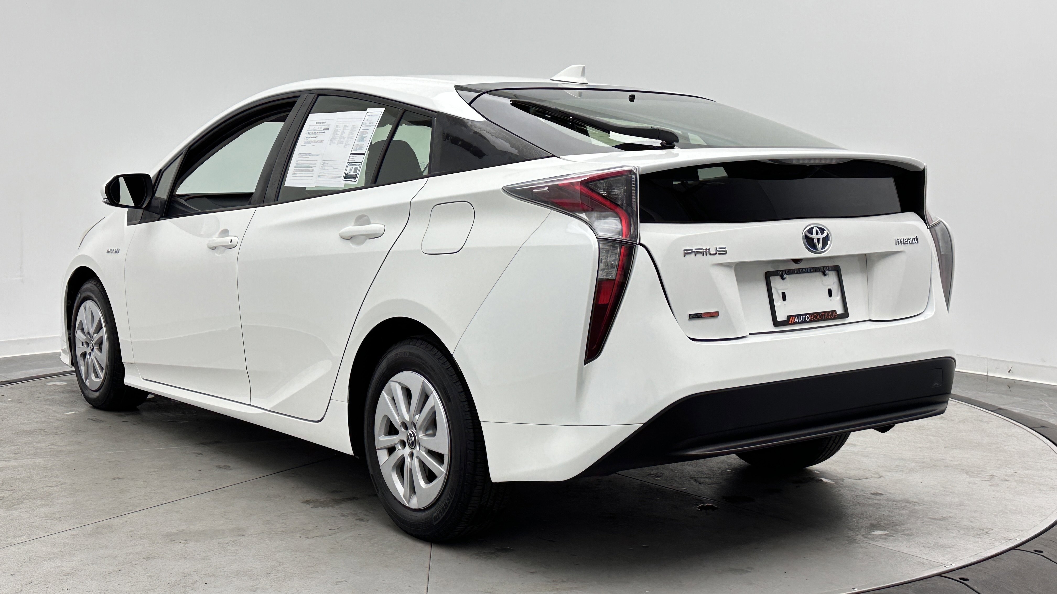 Used 2017 Toyota Prius Two FWD image 5