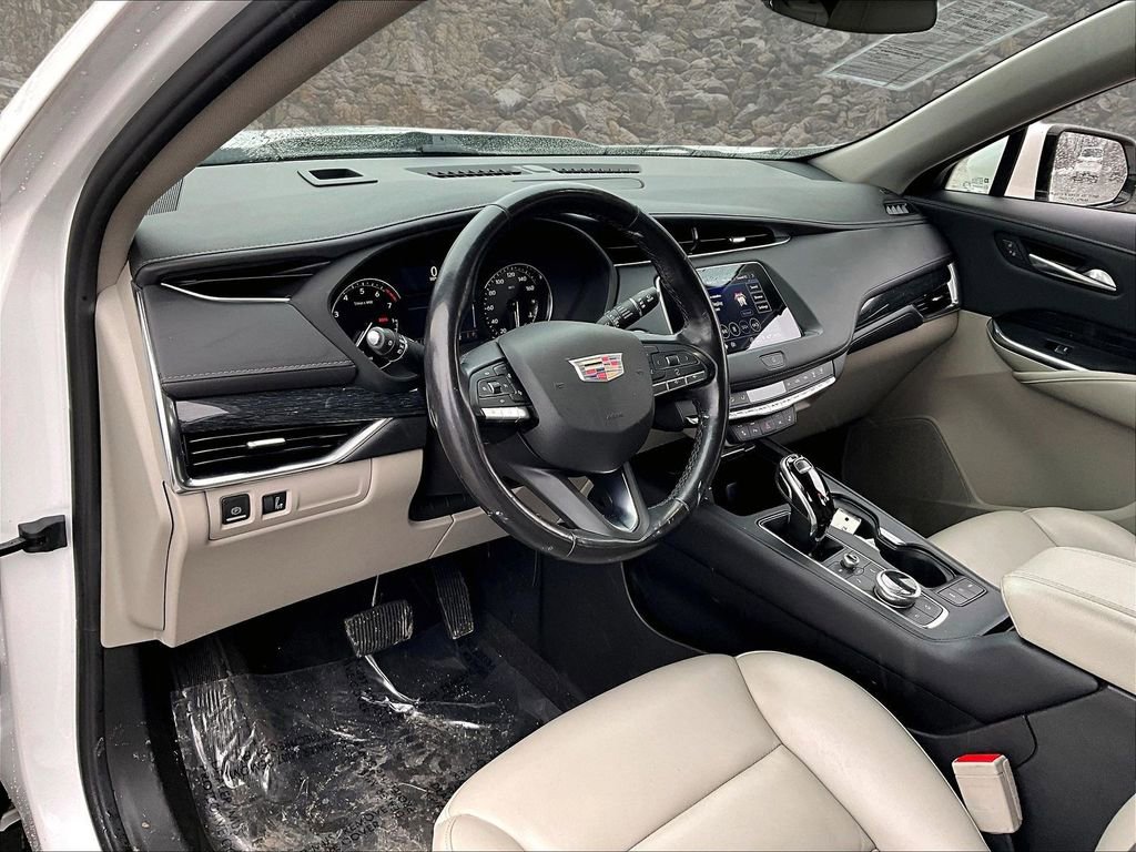 Used 2023 Cadillac XT4 Premium Luxury w/ Cold Weather Package image 12