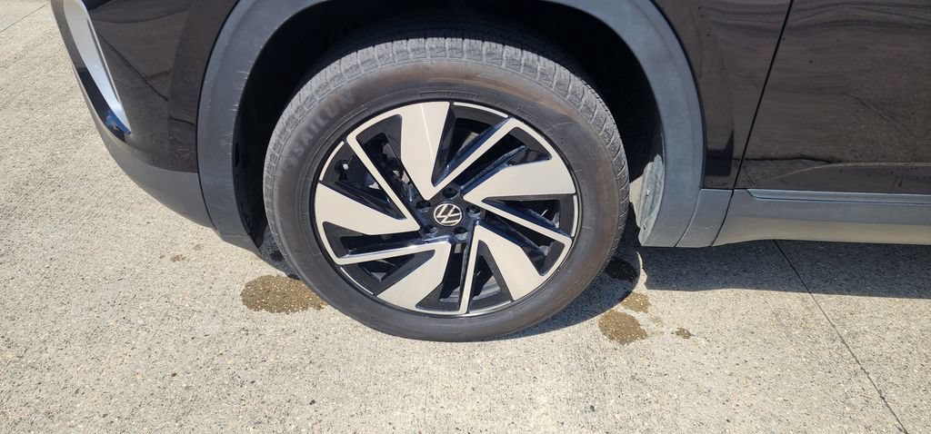 Used 2025 Volkswagen Atlas SE AWD/4WD image 9