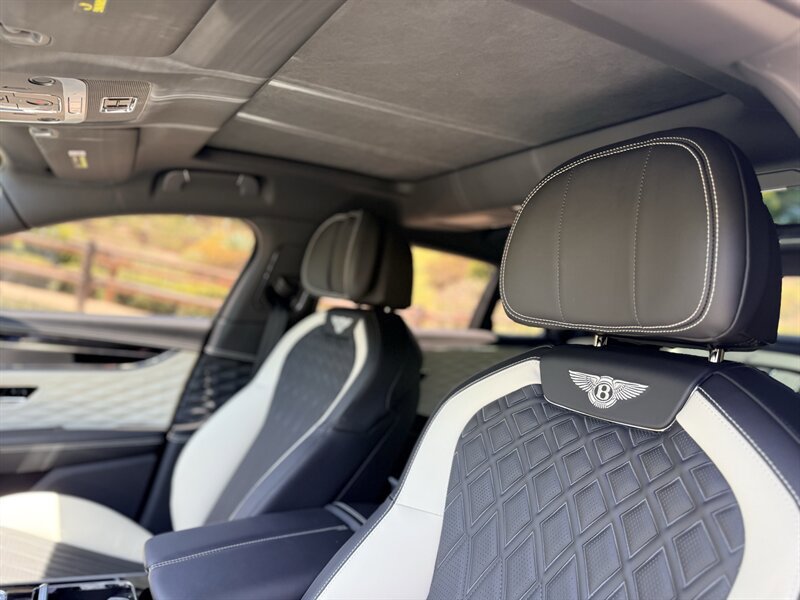Used 2023 Bentley Flying Spur S V8 AWD/4WD image 25