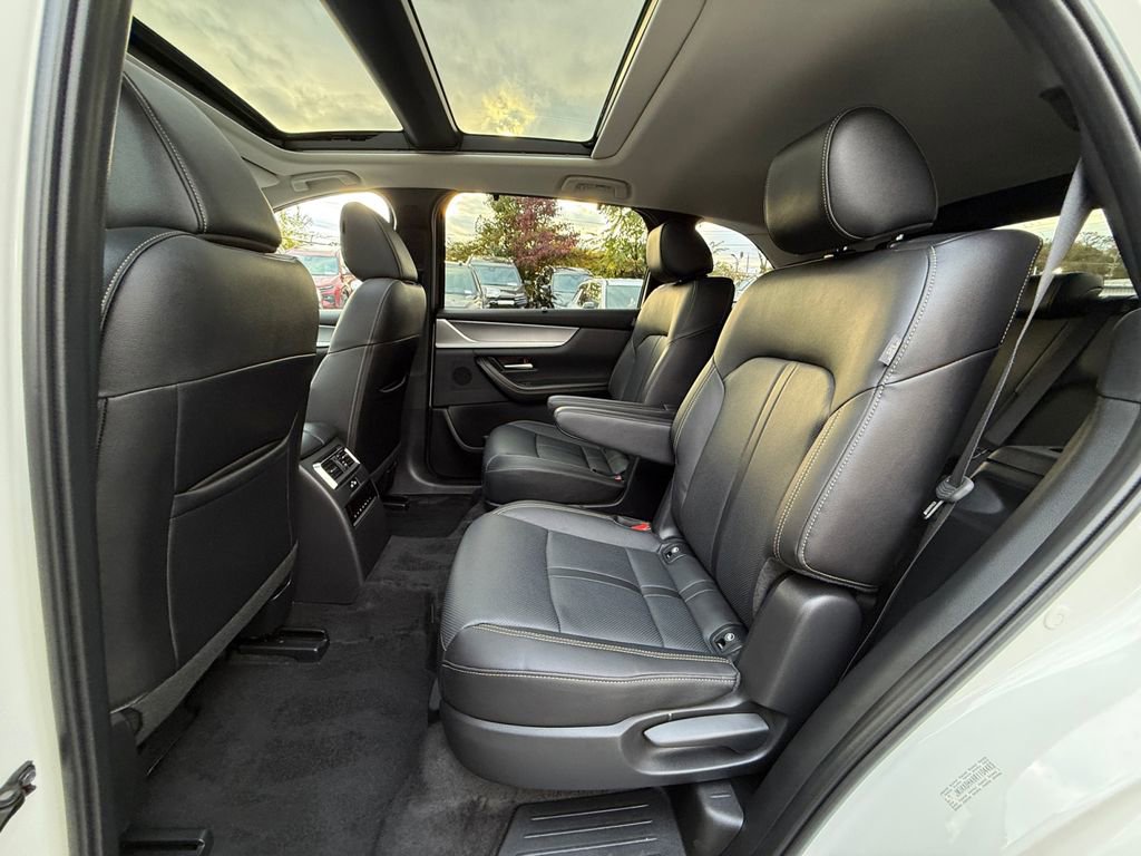 Used 2024 MAZDA CX-90 Plug-In Hybrid w/ Premium Pkg image 23