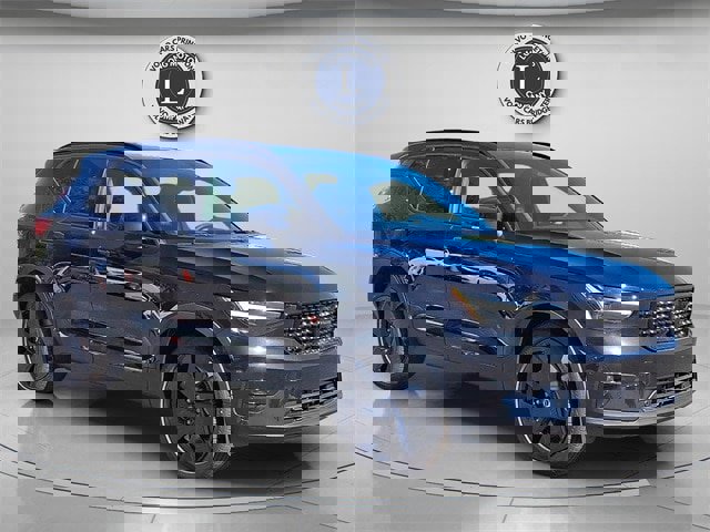 New 2026 Volvo XC40 B5 Ultra w/ Climate Package