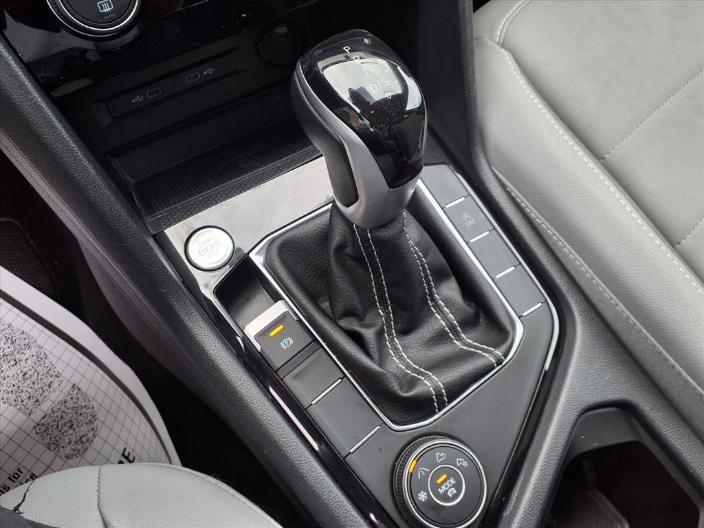 Certified 2024 Volkswagen Taos SE image 17