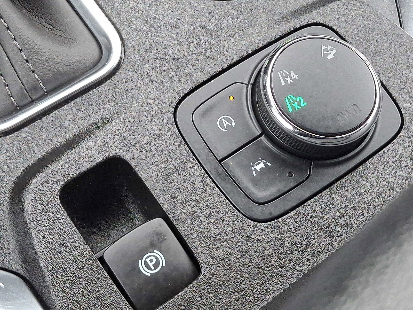 Used 2023 Chevrolet Traverse LT image 24