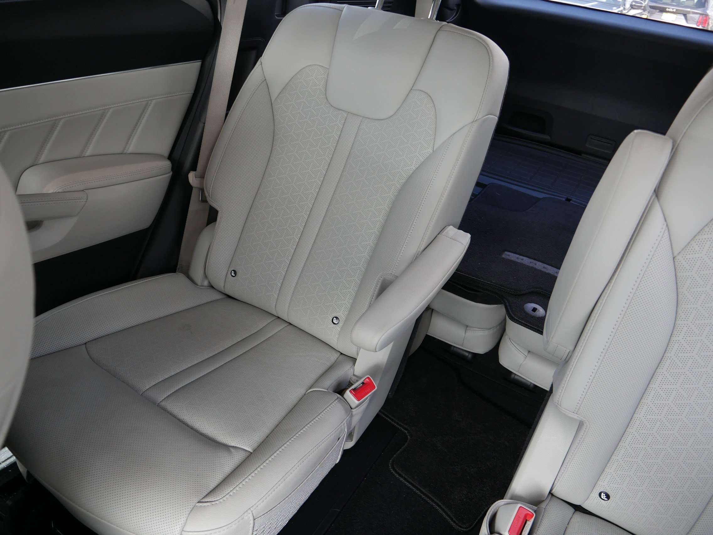 Certified 2024 Kia Sorento SX Prestige image 12