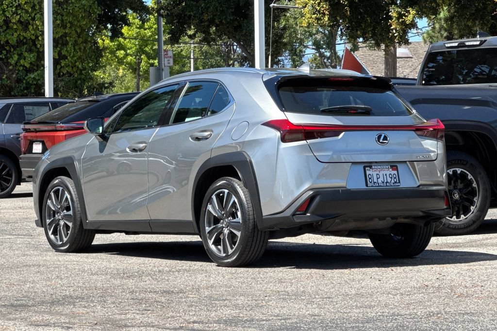 Used 2019 Lexus UX 200 w/ Premium Package FWD image 5