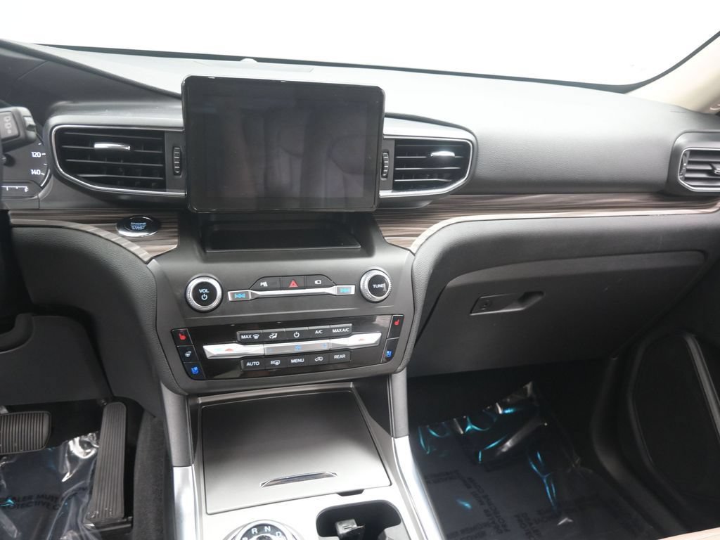 Used 2020 Ford Explorer Limited w/ Hybrid Equipment Group 310A AWD/4WD image 29