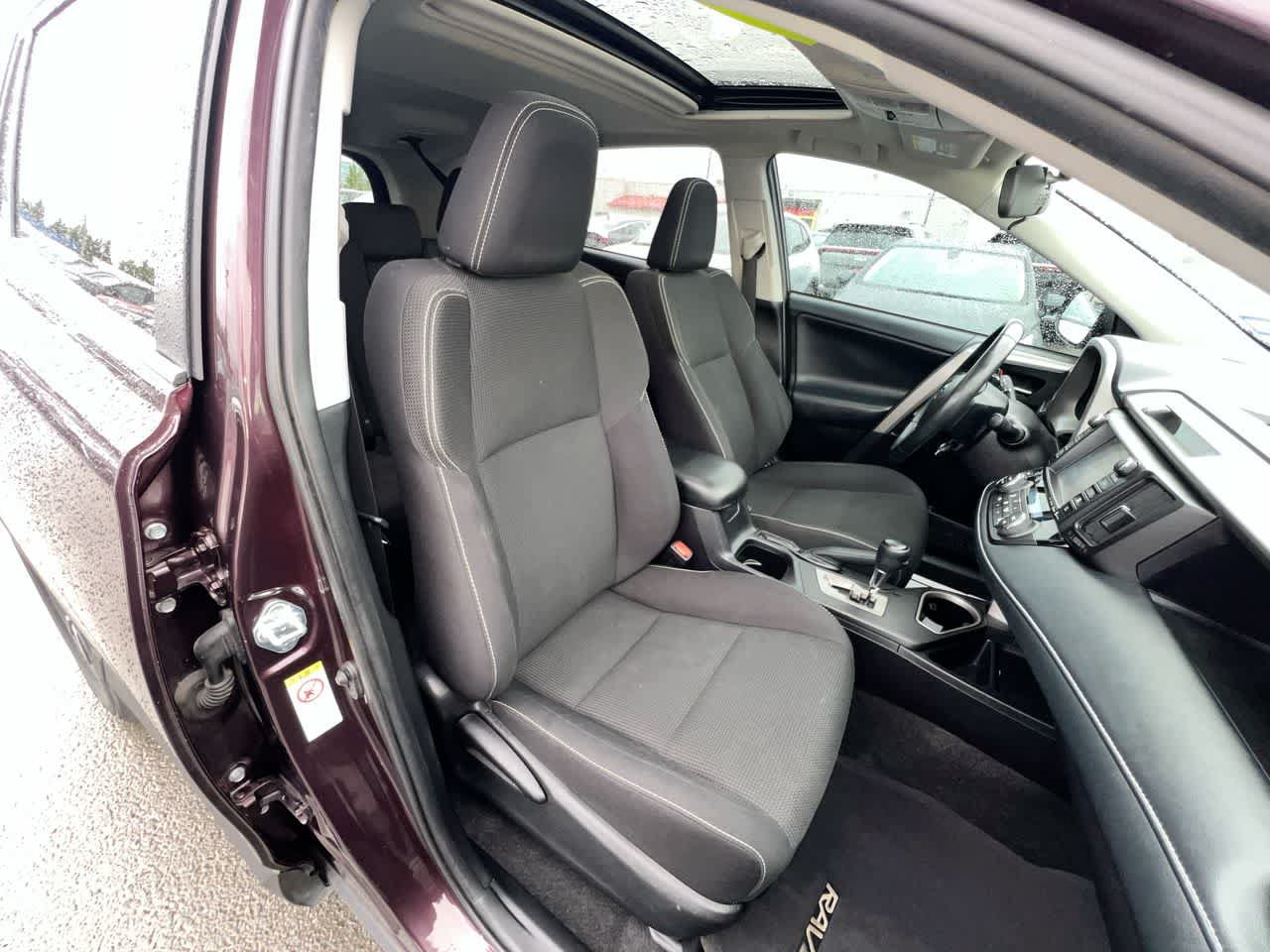 Used 2018 Toyota RAV4 XLE FWD image 28