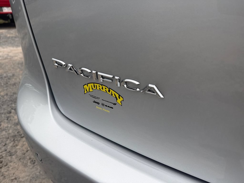 New 2026 Chrysler Pacifica Select FWD image 16