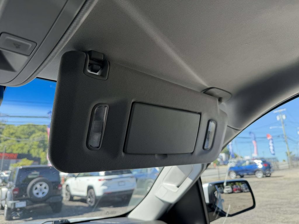 Used 2018 Chevrolet Suburban LT AWD/4WD image 30