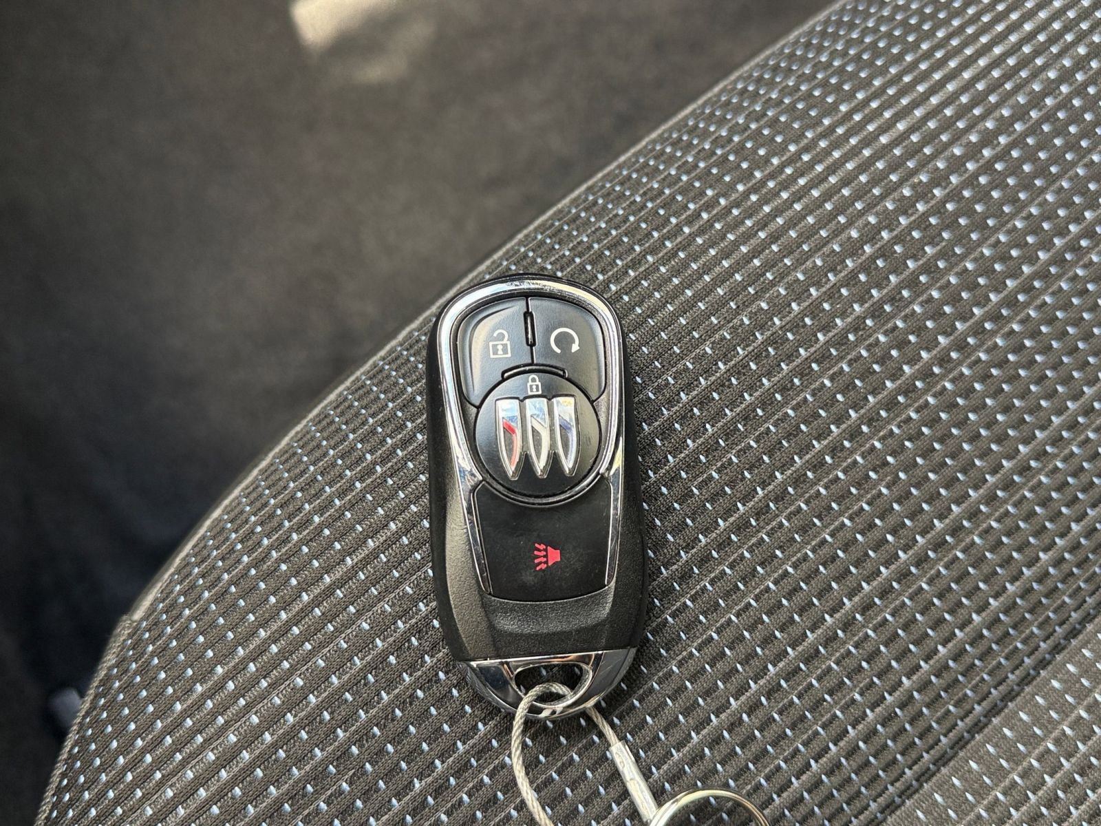 Used 2025 Buick Envista Preferred image 18