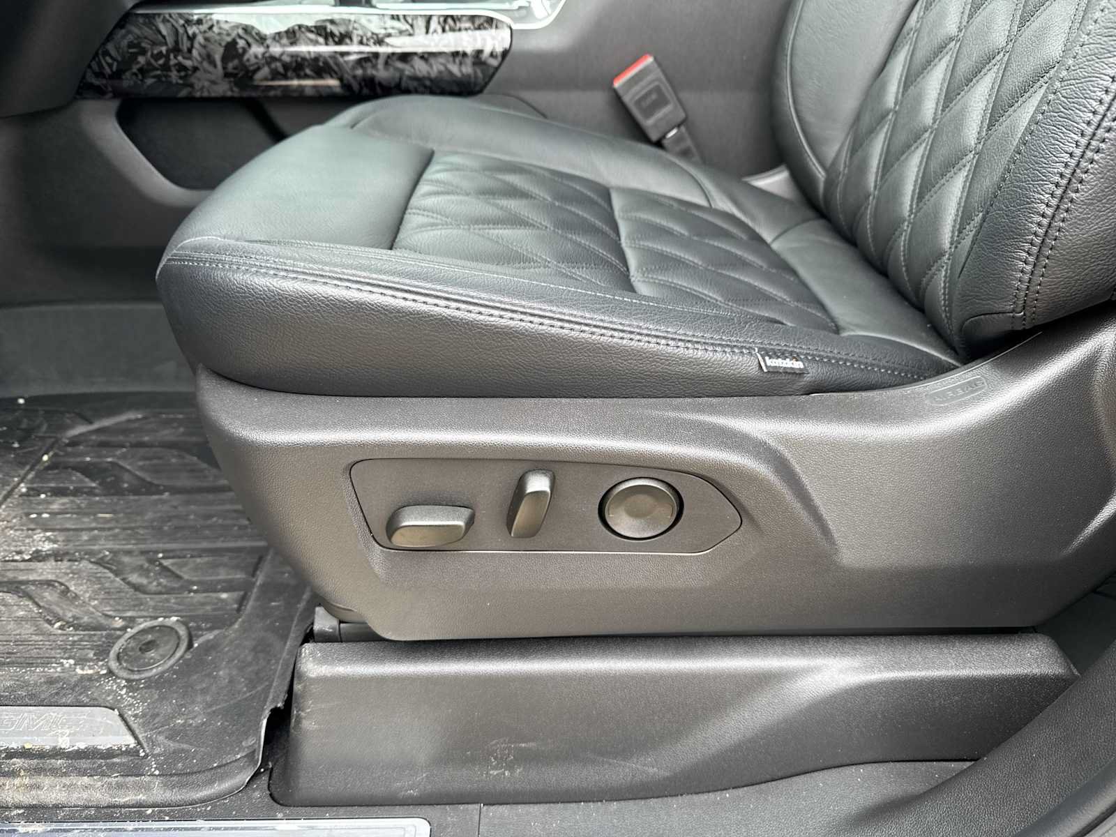 New 2025 GMC Sierra 1500 Elevation w/ Elevation Premium Package AWD/4WD image 13