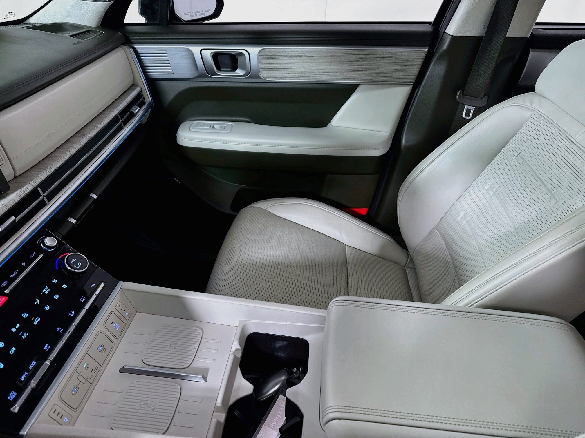 Used 2024 Hyundai Santa Fe Calligraphy AWD/4WD image 25