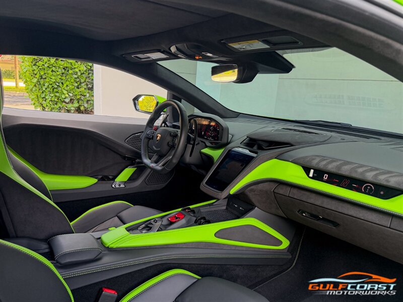 Used 2026 Lamborghini Temerario AWD/4WD image 23