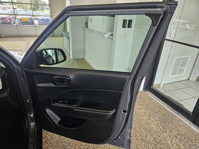 Used 2026 Hyundai Venue SEL FWD image 14