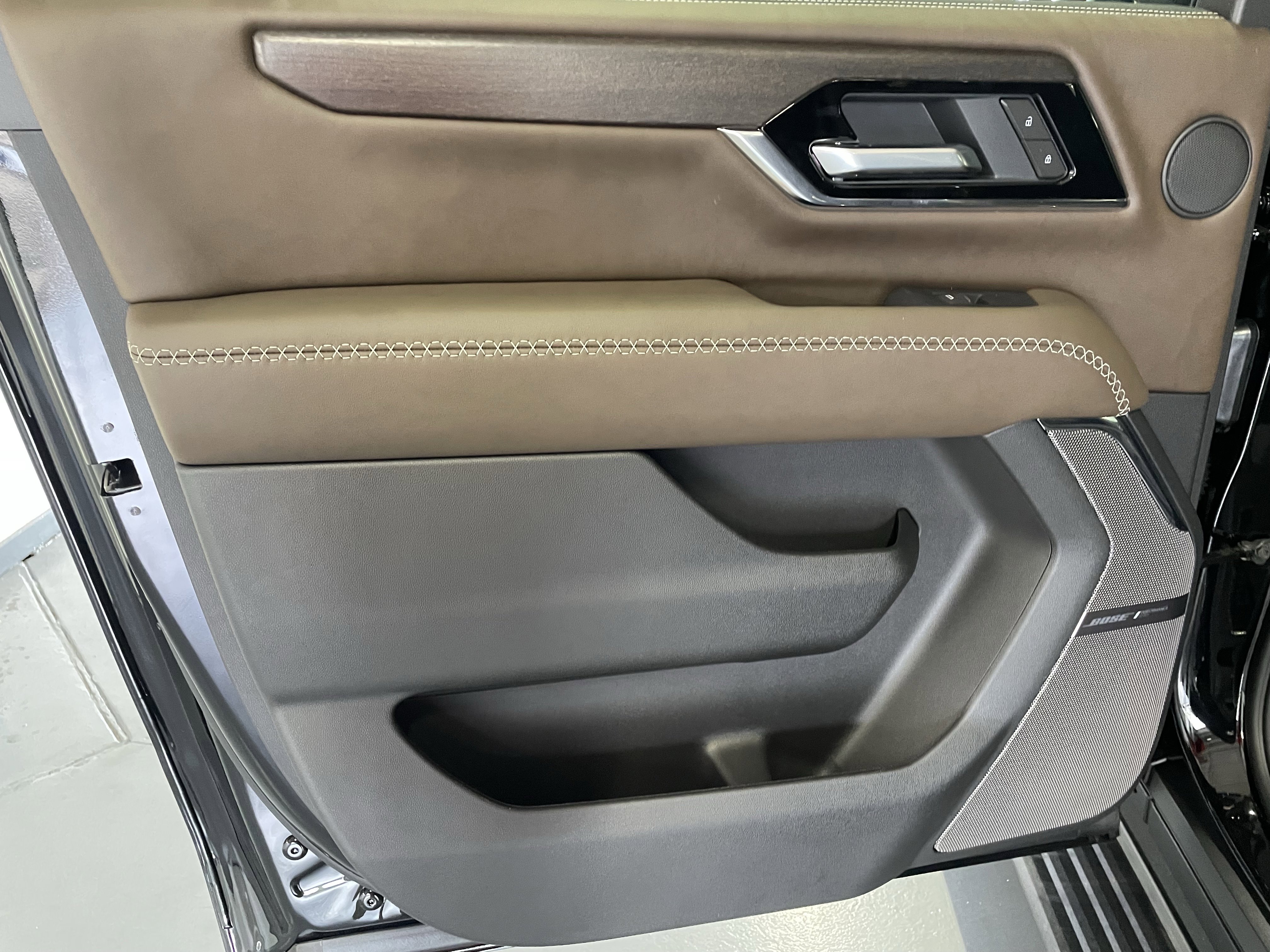 New 2026 GMC Yukon XL Denali Ultimate w/ LPO, Floor Liner Package AWD/4WD image 11