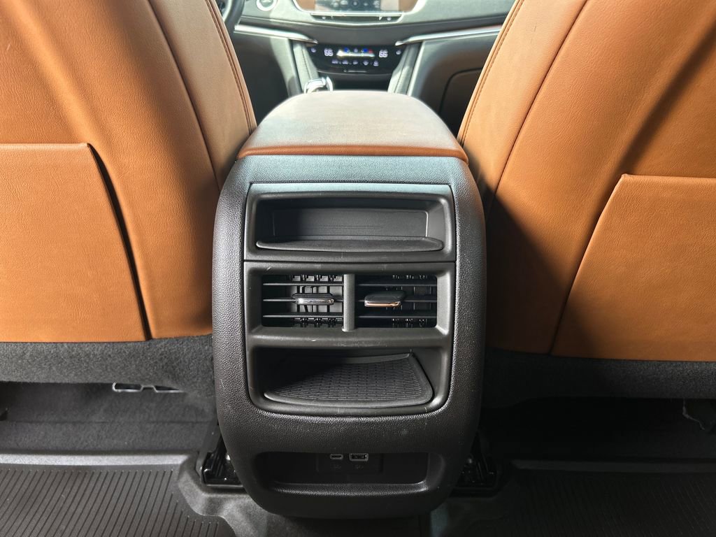 Used 2023 Cadillac XT5 Premium Luxury w/ LPO, Floor Liner Package AWD/4WD image 19
