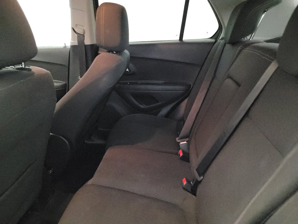 Used 2019 Chevrolet Trax LS w/ Tint and Cruise Package AWD/4WD image 18