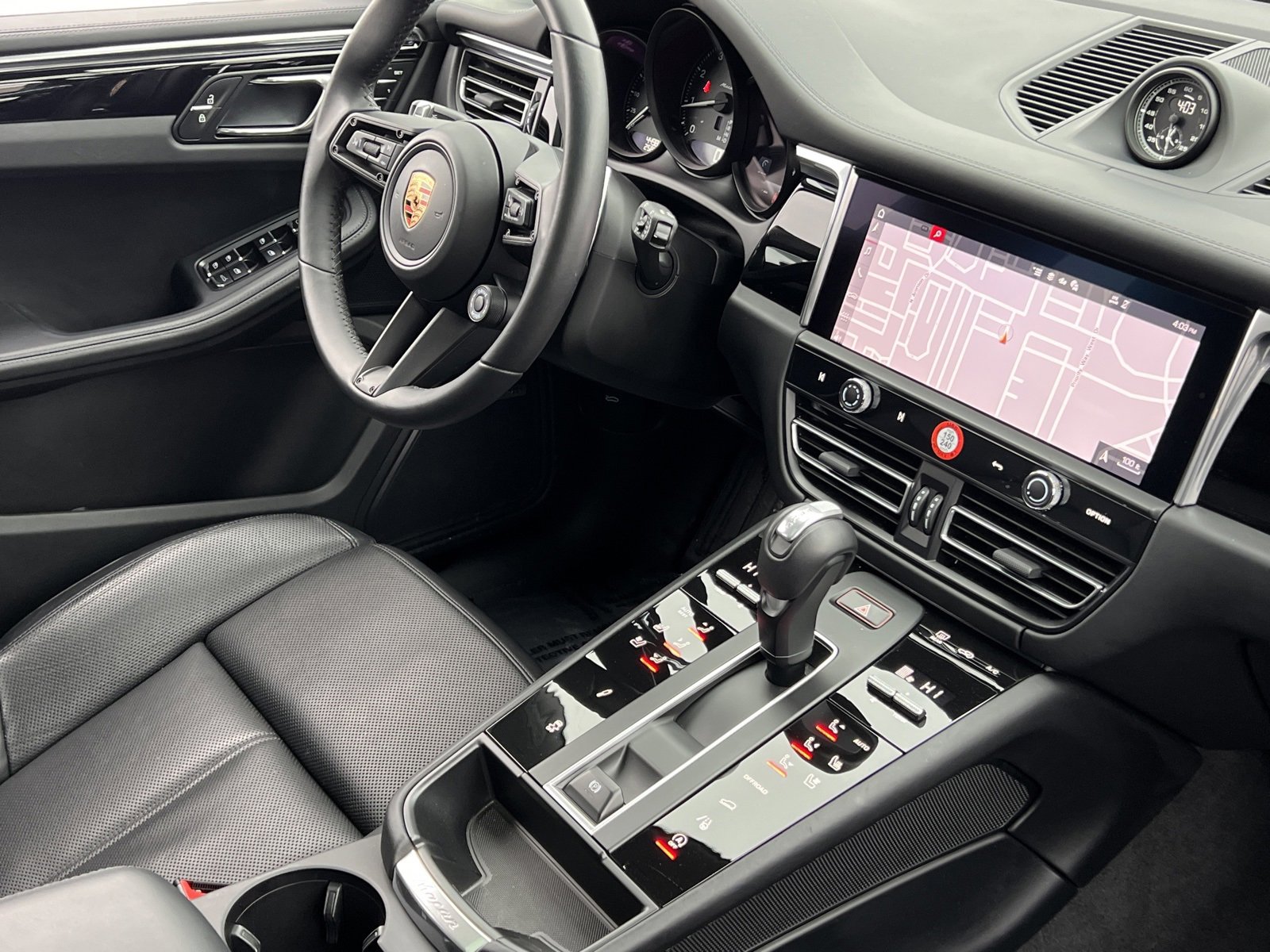 Certified 2025 Porsche Macan Turbo image 13