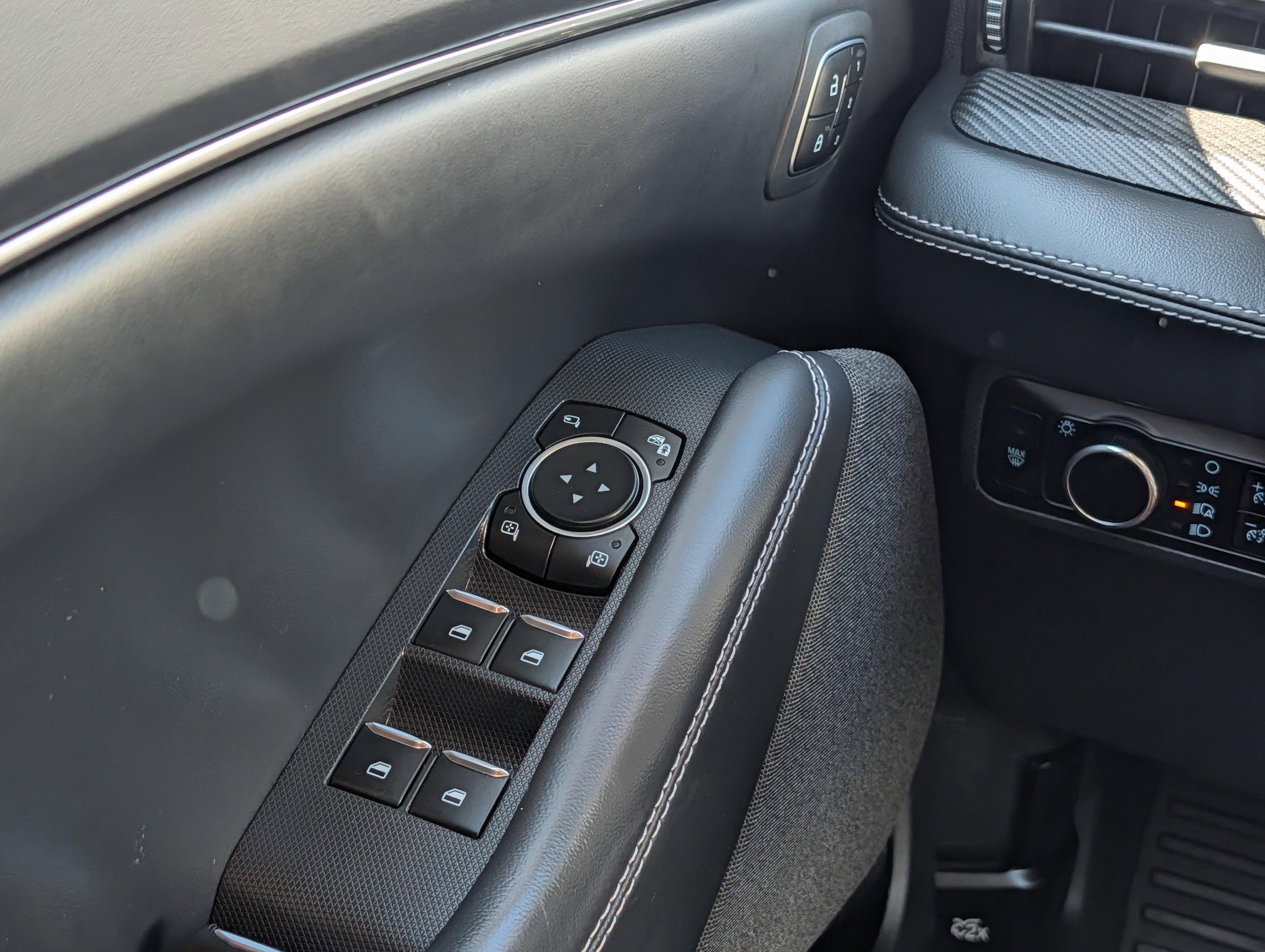 Used 2025 Ford Mustang Mach-E Premium image 23