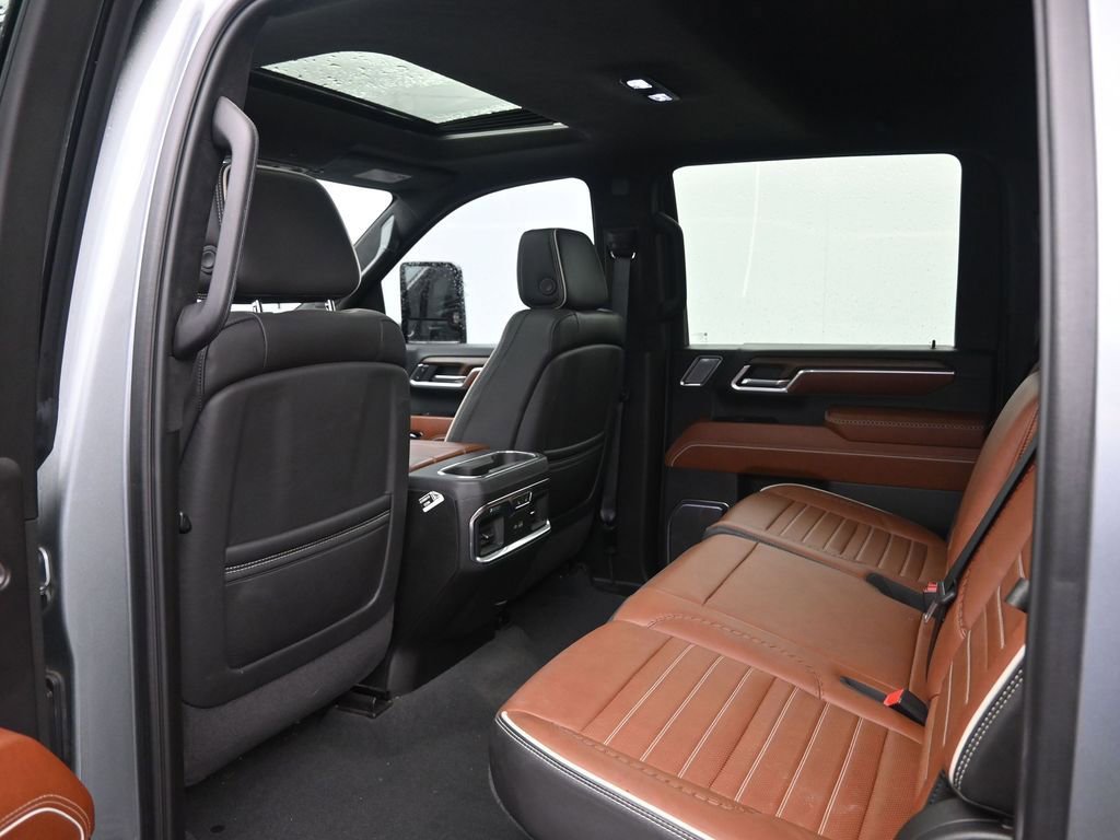 Used 2024 GMC Sierra 3500 Denali Ultimate image 30