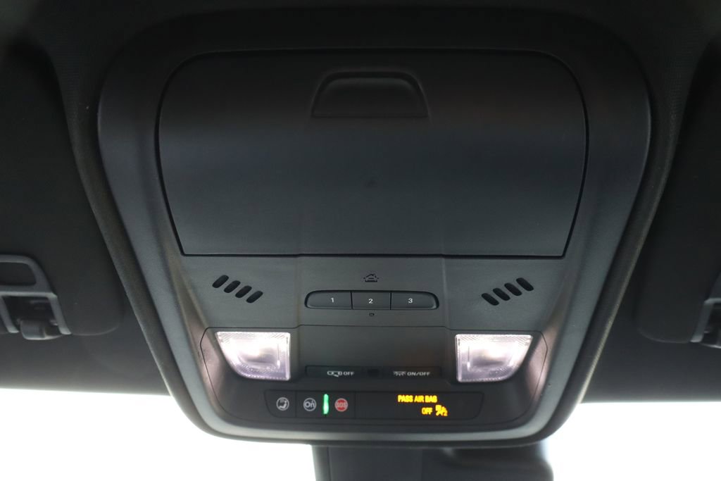 Used 2023 Cadillac XT4 Premium Luxury w/ Enhanced Visibility Package image 19