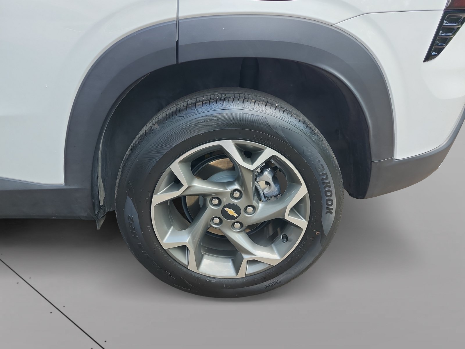 Used 2026 Chevrolet Trax LT FWD image 16