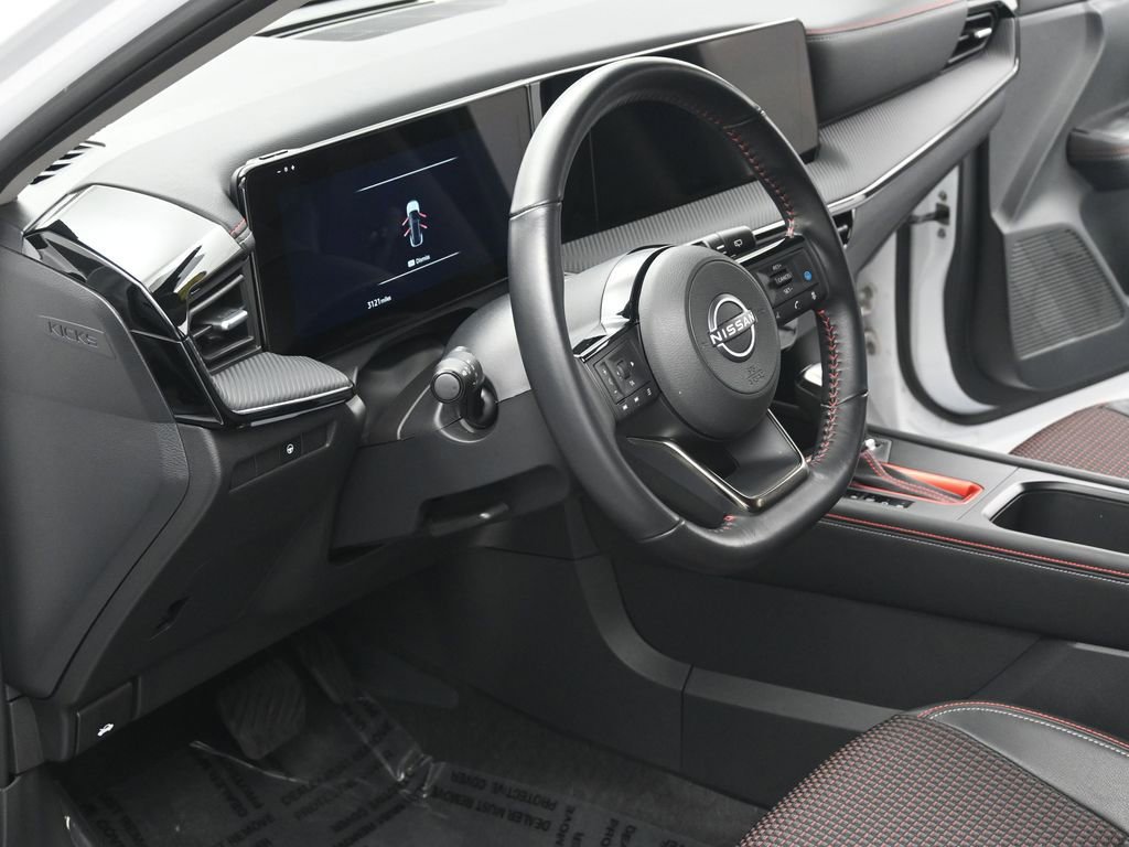 Certified 2025 Nissan Kicks SR image 7