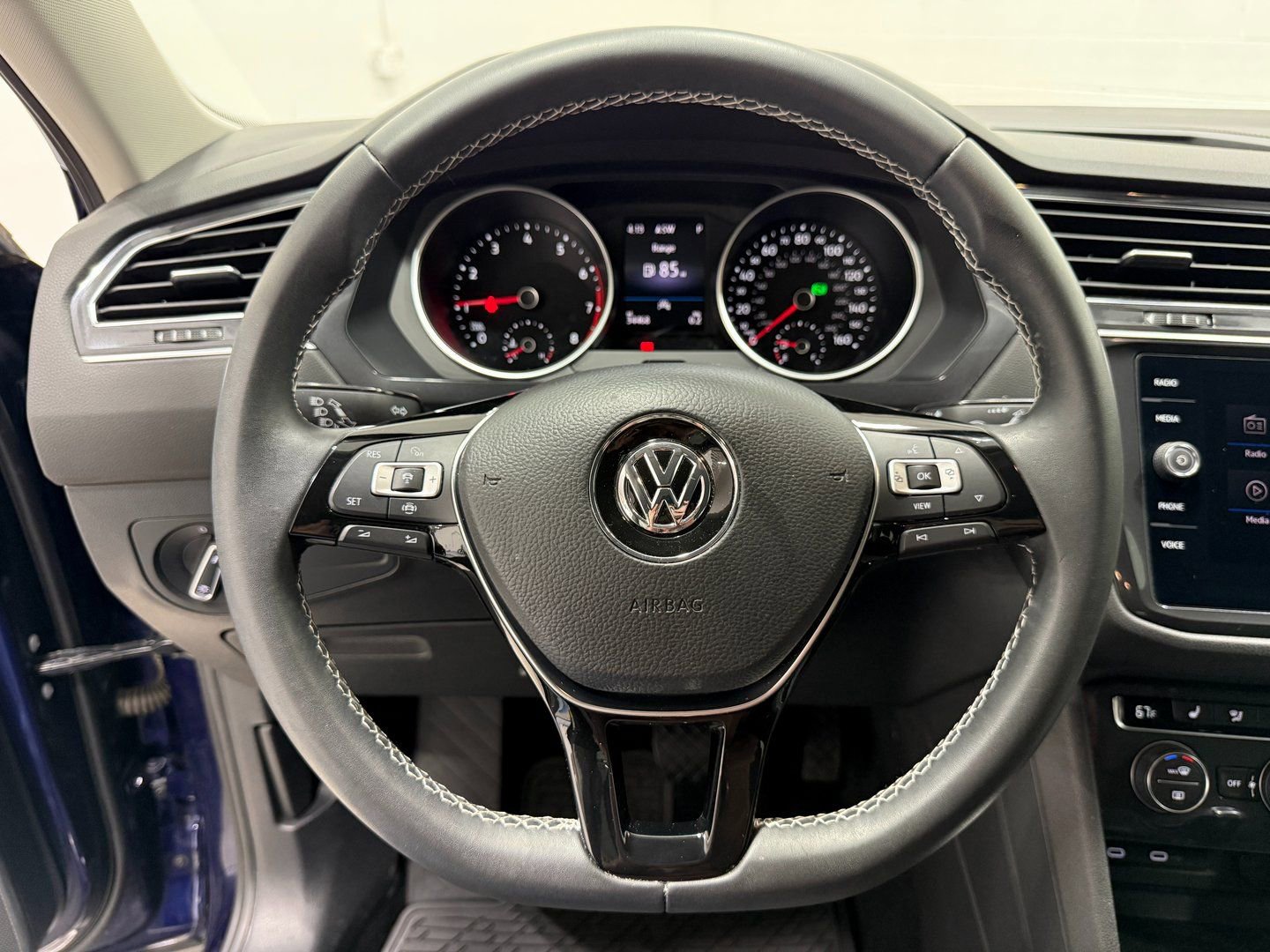 Used 2021 Volkswagen Tiguan SE image 20